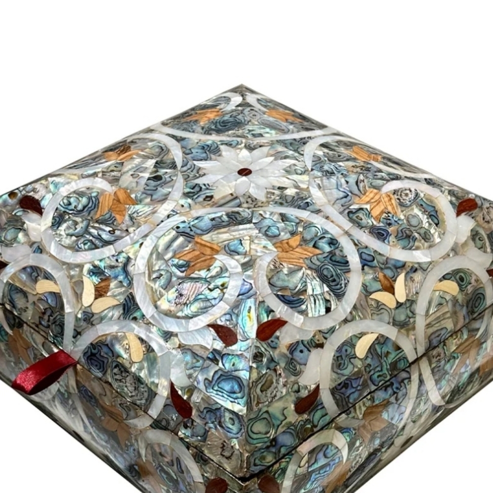 Mystery Jewelry Box Vtg to NOW UNSORTED UNTESTED UNSEEDED